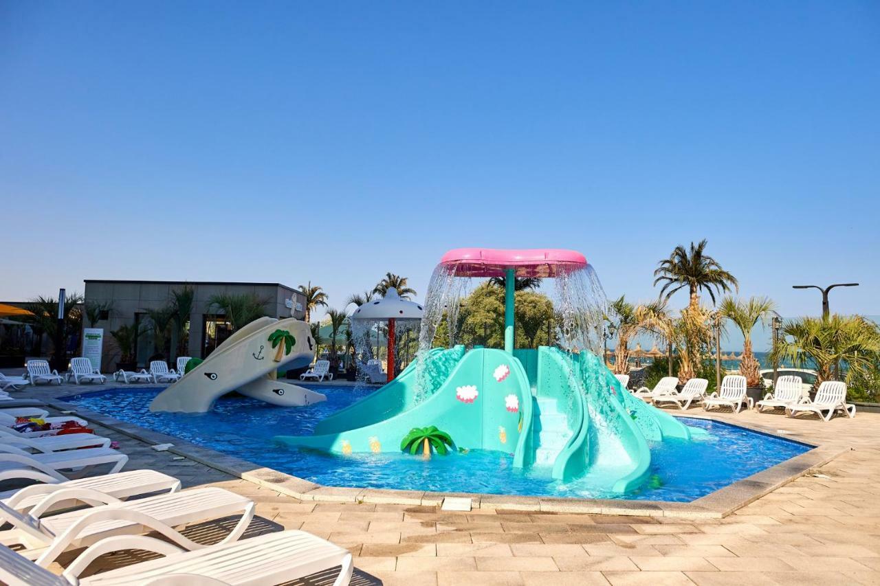 Deluxe Apartment Spa N Pools Beach Resort Năvodari Esterno foto